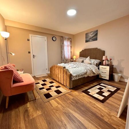 Canary Wharf Single Double And En-Suite Rooms Londra Exterior foto
