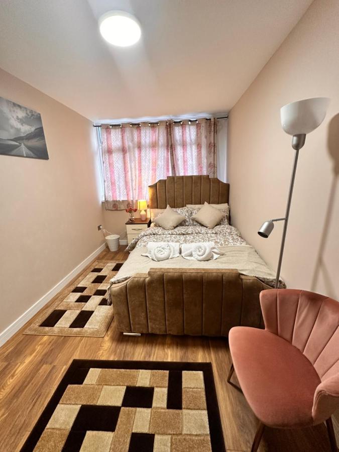 Canary Wharf Single Double And En-Suite Rooms Londra Exterior foto