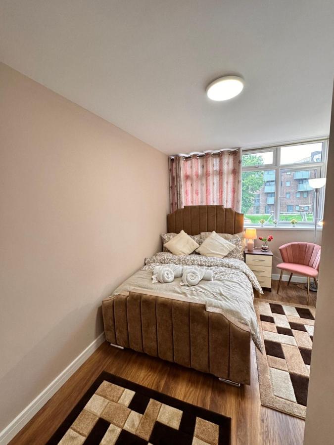 Canary Wharf Single Double And En-Suite Rooms Londra Exterior foto