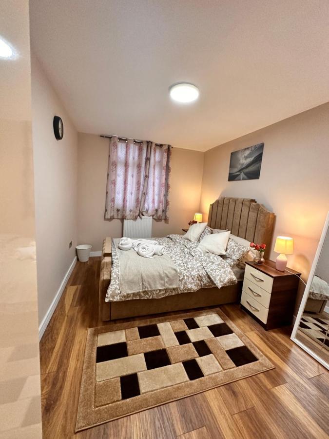 Canary Wharf Single Double And En-Suite Rooms Londra Exterior foto