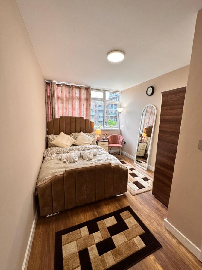 Canary Wharf Single Double And En-Suite Rooms Londra Exterior foto