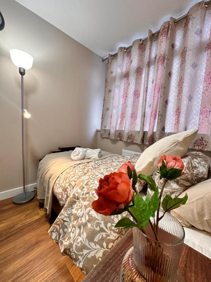 Canary Wharf Single Double And En-Suite Rooms Londra Exterior foto