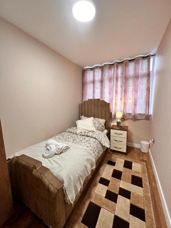 Canary Wharf Single Double And En-Suite Rooms Londra Exterior foto