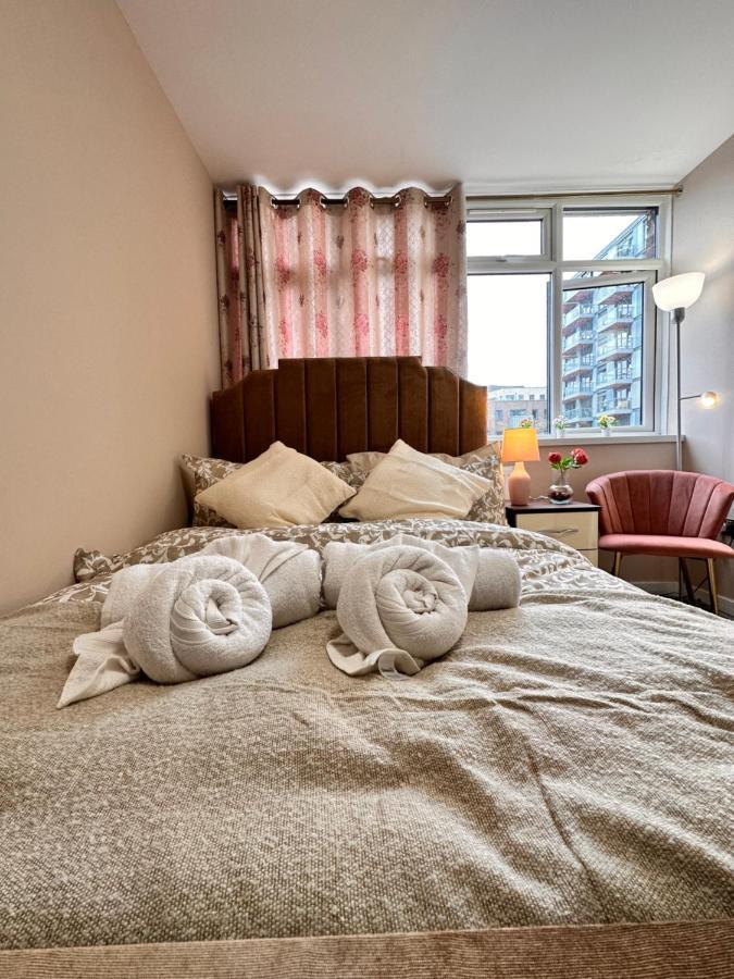 Canary Wharf Single Double And En-Suite Rooms Londra Exterior foto