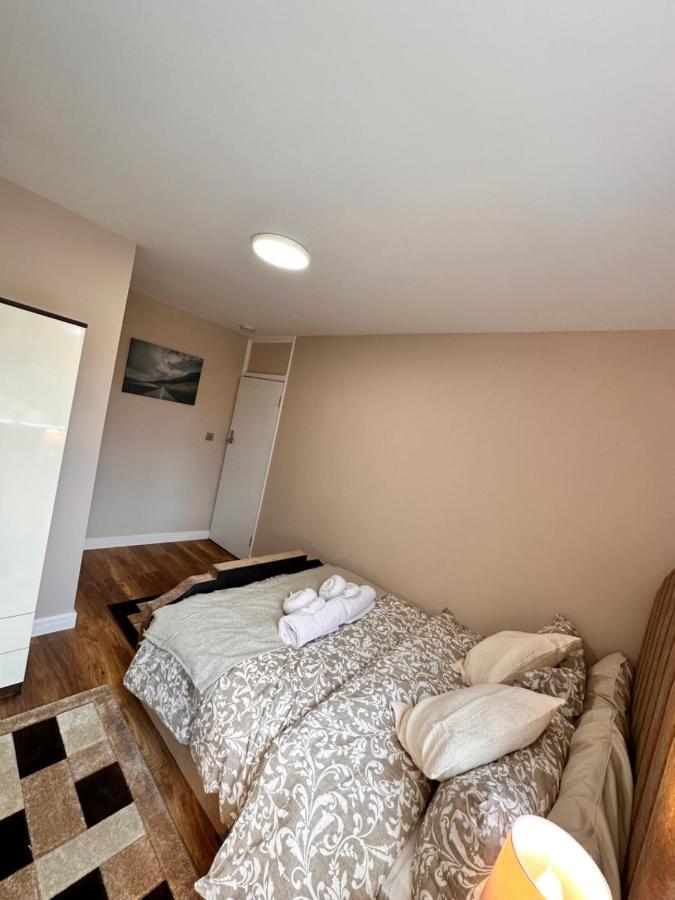 Canary Wharf Single Double And En-Suite Rooms Londra Exterior foto