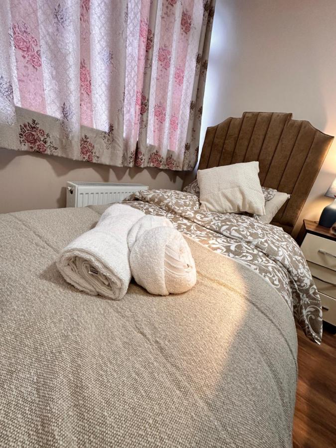Canary Wharf Single Double And En-Suite Rooms Londra Exterior foto