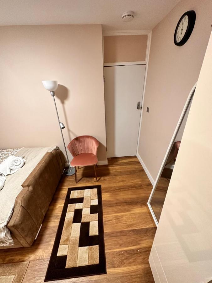 Canary Wharf Single Double And En-Suite Rooms Londra Exterior foto