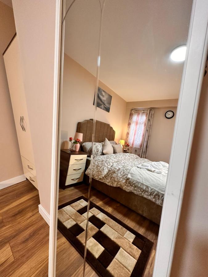 Canary Wharf Single Double And En-Suite Rooms Londra Exterior foto
