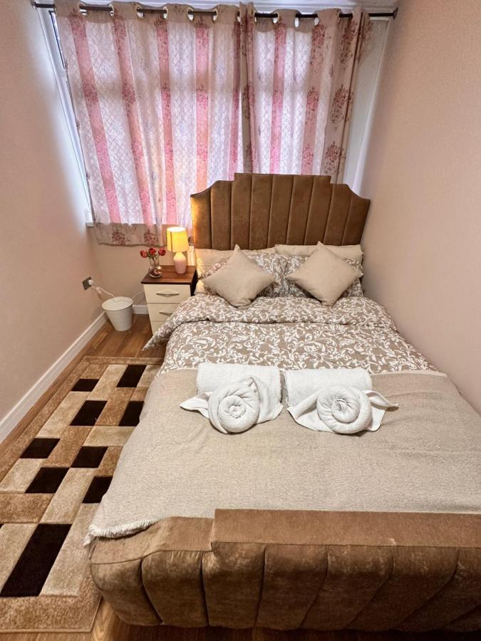 Canary Wharf Single Double And En-Suite Rooms Londra Exterior foto