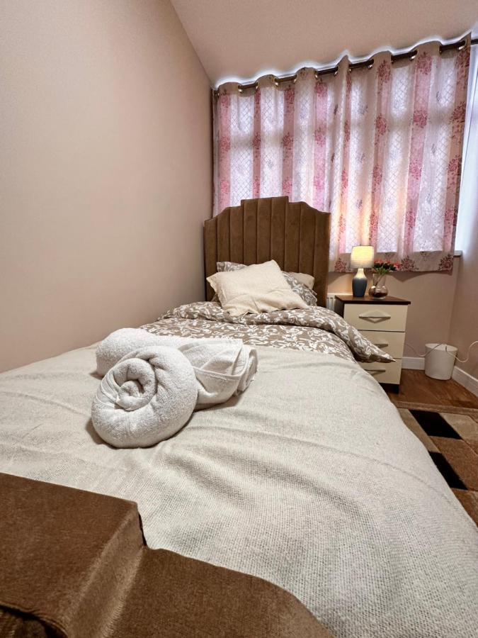 Canary Wharf Single Double And En-Suite Rooms Londra Exterior foto