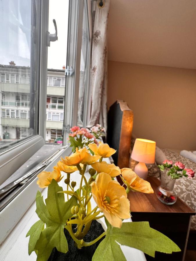 Canary Wharf Single Double And En-Suite Rooms Londra Exterior foto